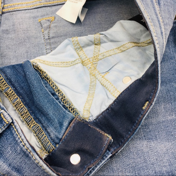 12 Isaac Mizrahi TRUE DENIM Removed Patch Jeans - Picture 10 of 14